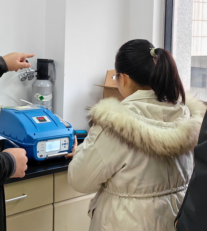 湖南株洲監(jiān)測站PF-300非甲烷總烴分析儀交貨驗收